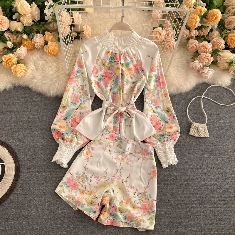 

Женский летний костюм из двух предметов, Элегантная блузка с цветочным принтом и рукавами-фонариками и короткие брюки с широкими штанинами,...