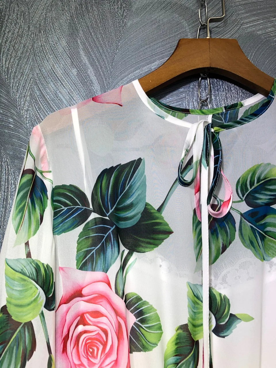 

2020 Spring summer runways floral print long sleeves elegant dress Fashion women's holiday style chiffon dress B528