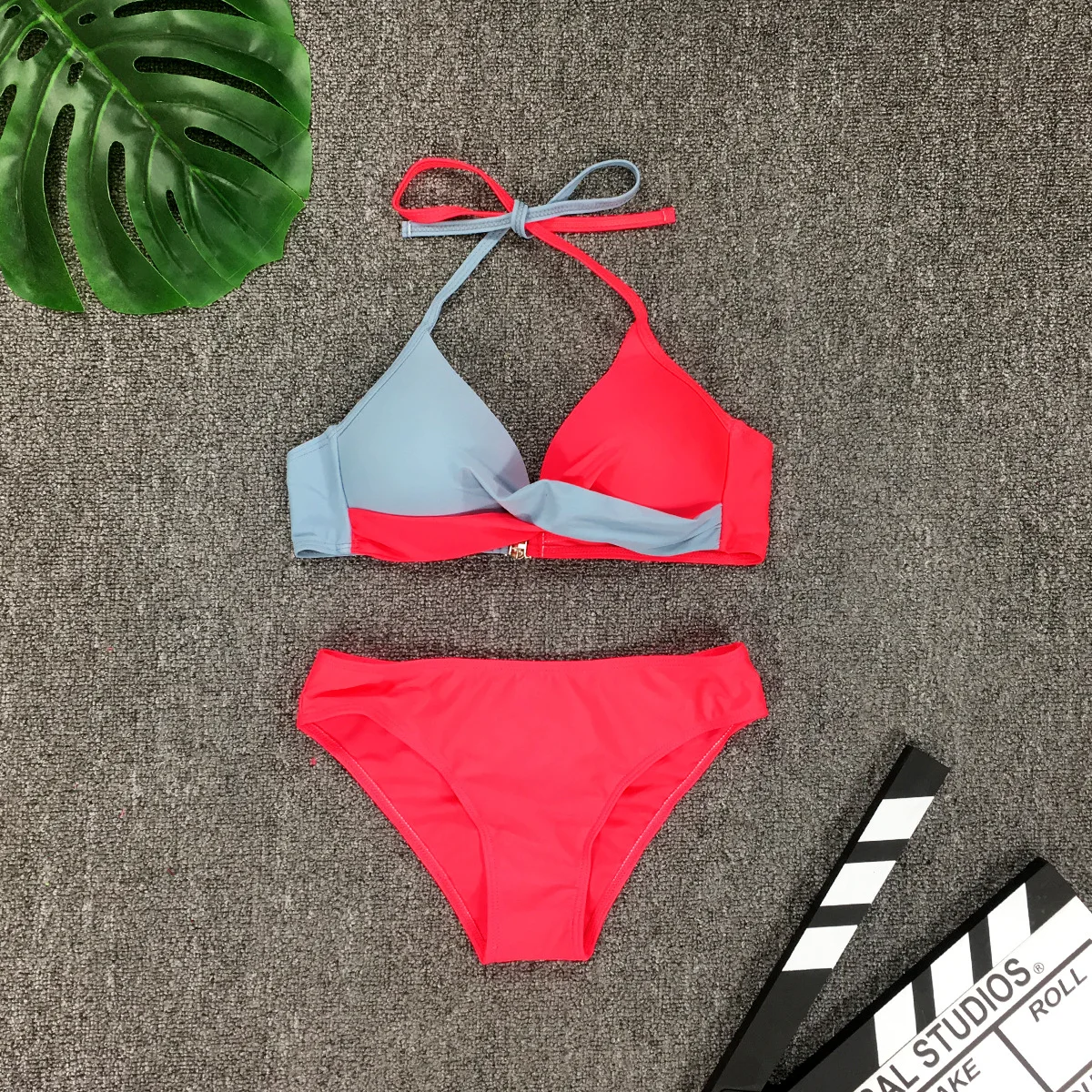 

2021 New hot bikini sexy color matching cross hard bag split European and American swimsuit women