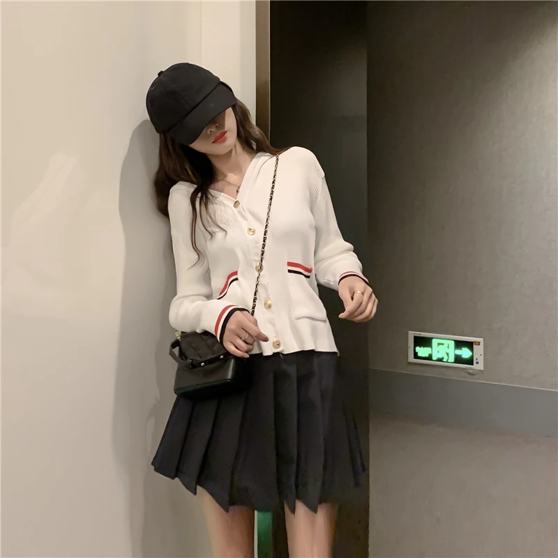 Hi Girl весенний тонкий свитер с капюшоном длинным рукавом цветными вставками