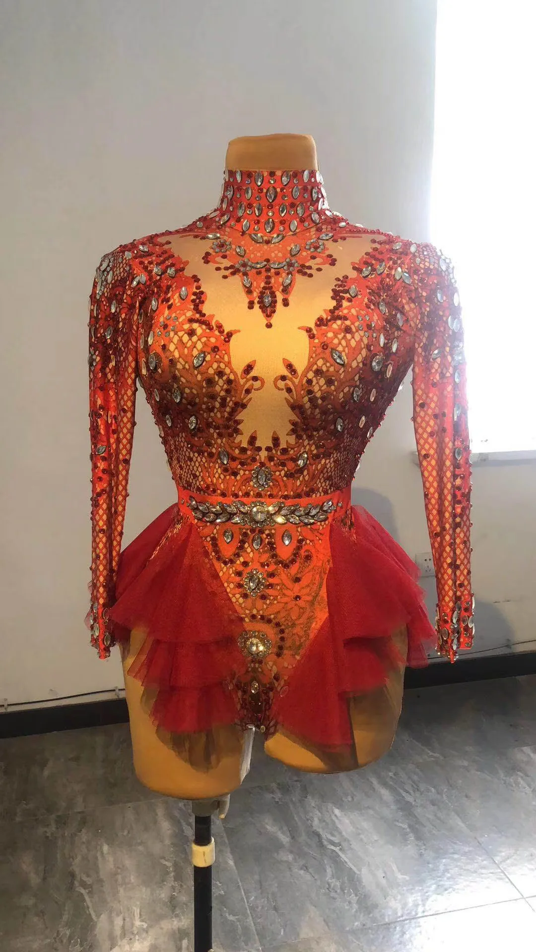 Красный розовый желтый вуаль боди со стразами и рюшами узкий купальник с