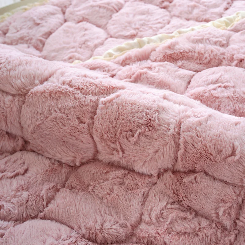 

Luxury European long suede thick sofa mat lace solid color non-slip sofa cover full coverage can be customized 1 PCS