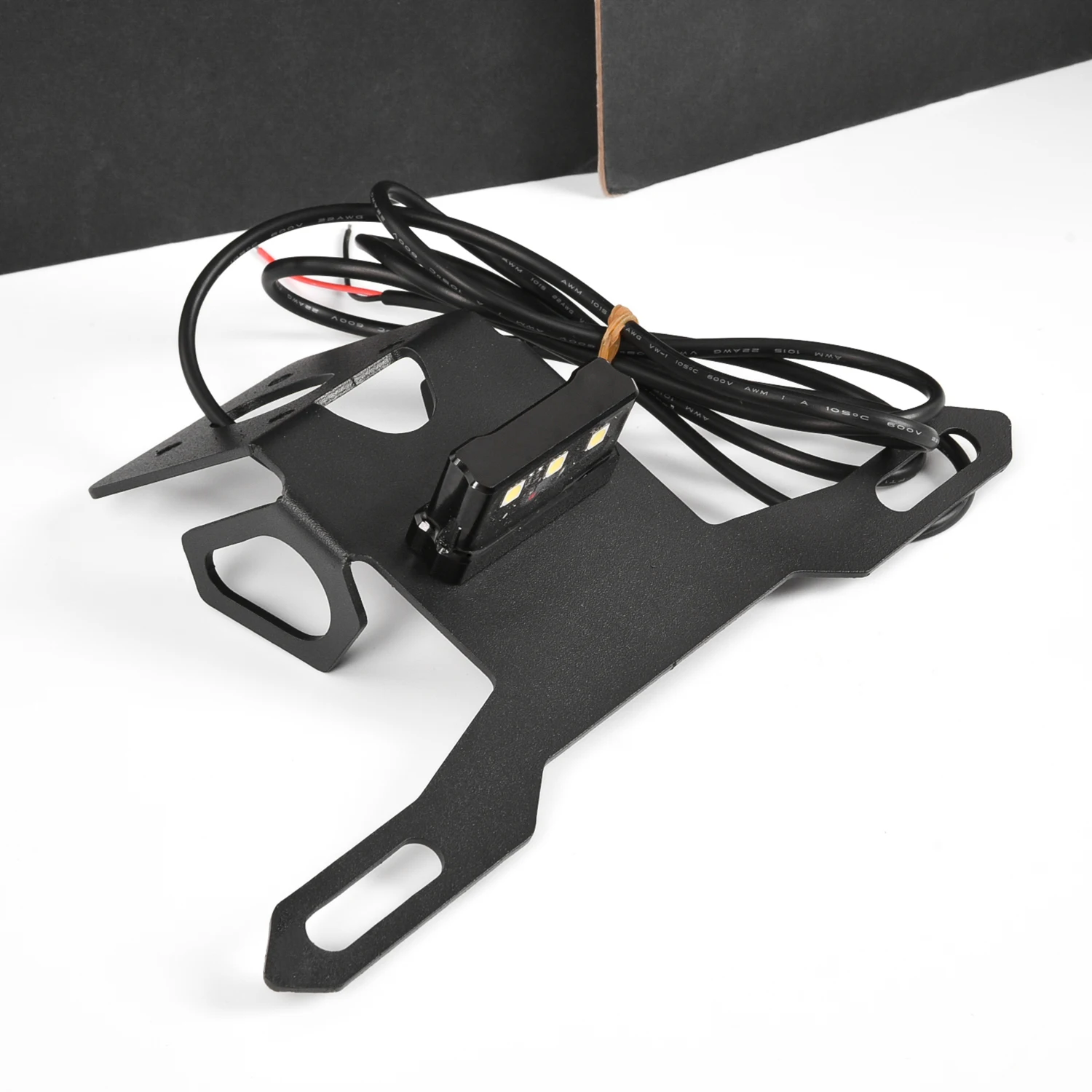 Держатель номерного знака мотоцикла светодиодный хвостовой аккуратный