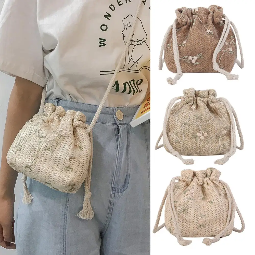 

Bohemia Straw Woven Drawstring Bucket Bag Shoulder Handbags Lady Lace Flower Decor Bucket Tote Shoulder Crossbody Messenger Bag