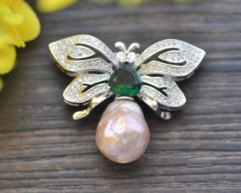

P7109 Lavender Baroque Keshi Pearl Beryl-Butterfly CZ Brooch
