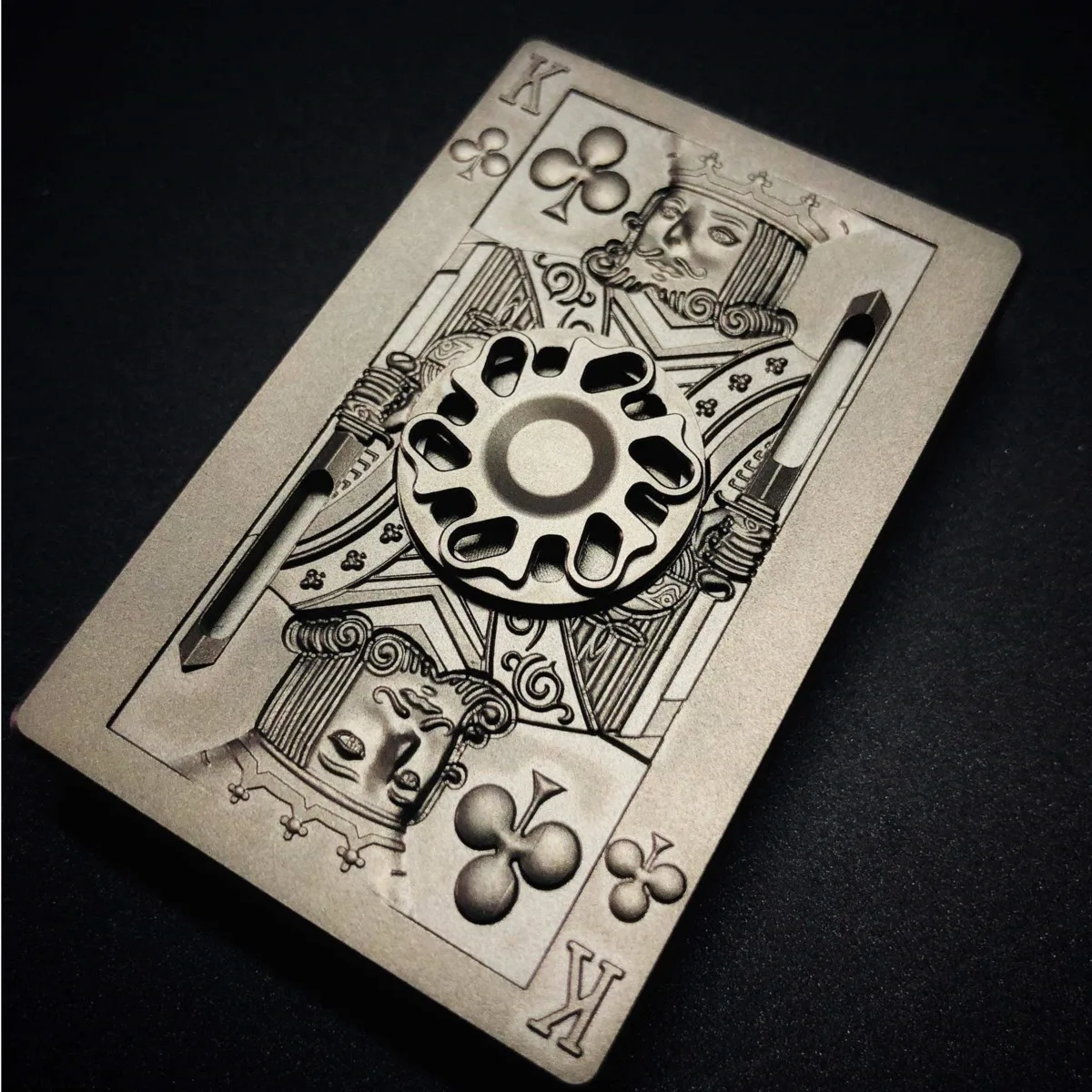 Непоседа куб игрушки игральные карты гравировальный Титан сплава