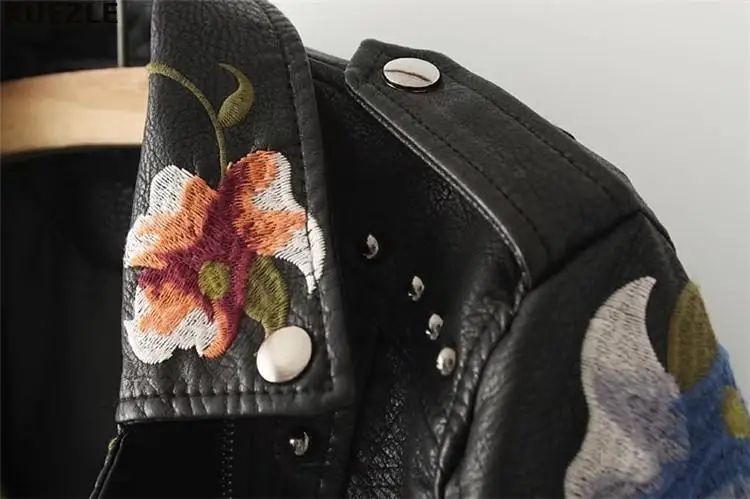 

Casaco Embroidery faux leather PU Jacket Women Spring Autumn Fashion Motorcycle Jacket Black faux leather coats Outerwear 2020