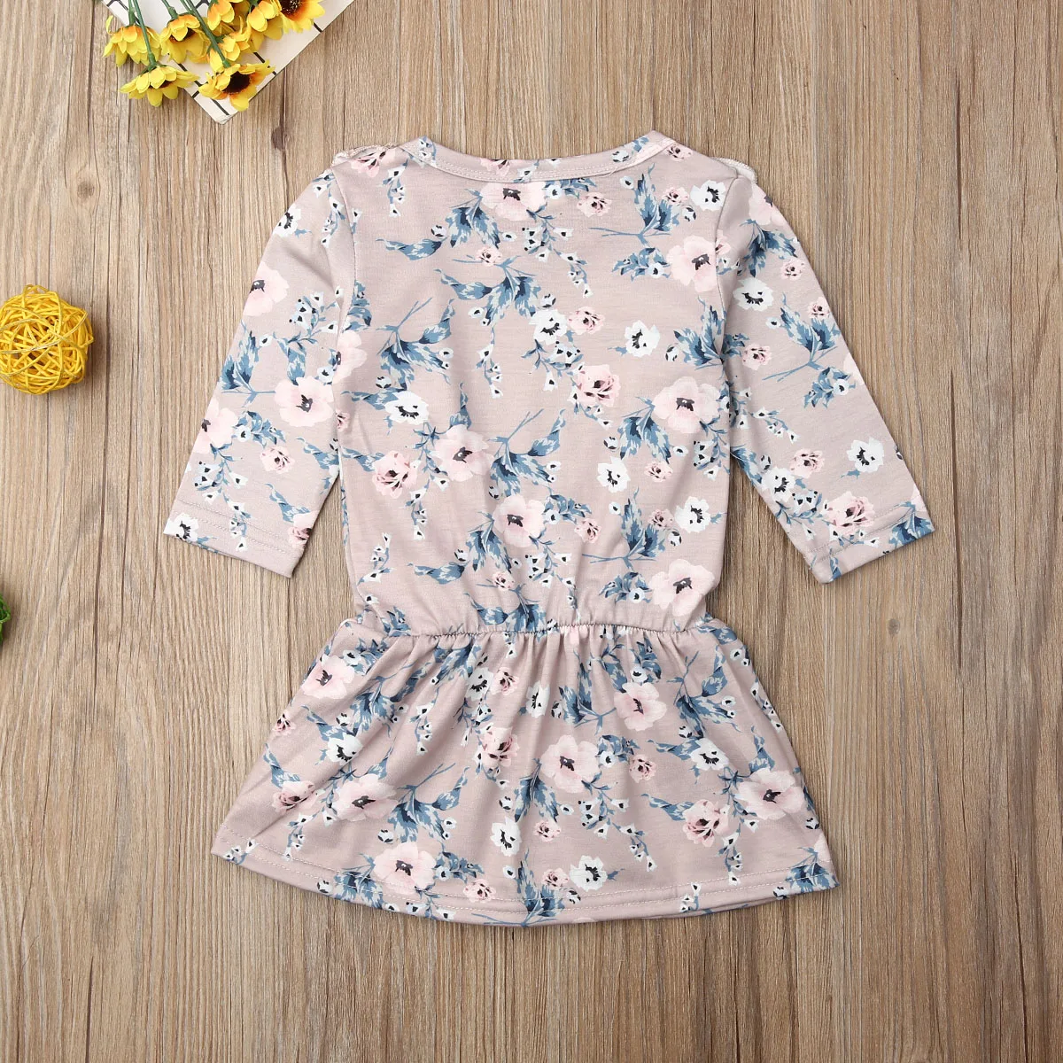 Милое Платье комбинезон с длинными рукавами и цветочным рисунком для маленьких