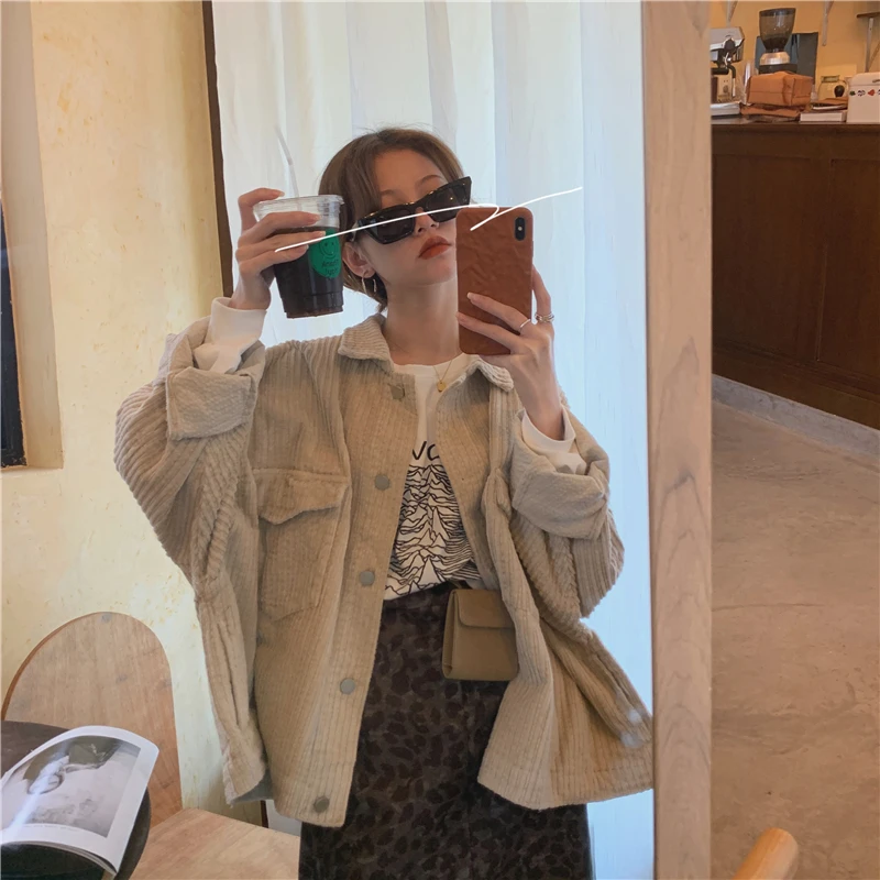 Женская Вельветовая короткая куртка большого размера на весну и осень пальто с