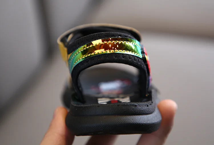 Детские сандалии для мальчиков и девочек крутые босоножки начинающих ходить