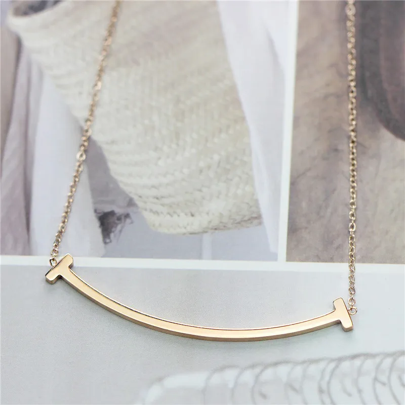 

UXN479 Classic fashion smile T-shaped clavicle Necklace