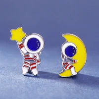astronaut spaceman pins brooch collecting house lapel badges men women fashion jewelry gifts adorn backpack collar hat