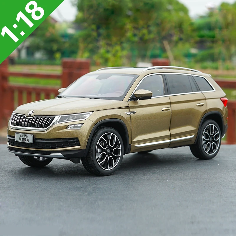 Оригинальная коробка 1:18 высокотщательная модель Skoda KODIAQ из сплава автомобиля