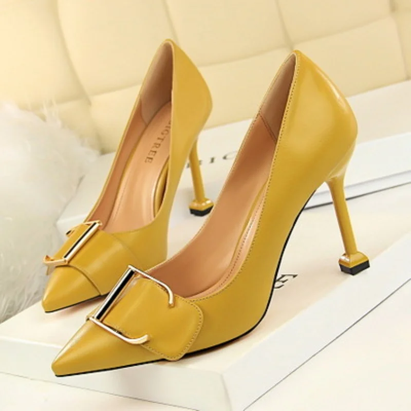 Женские туфли с острым носком высокий каблук-шпилька пряжка заостренный носок