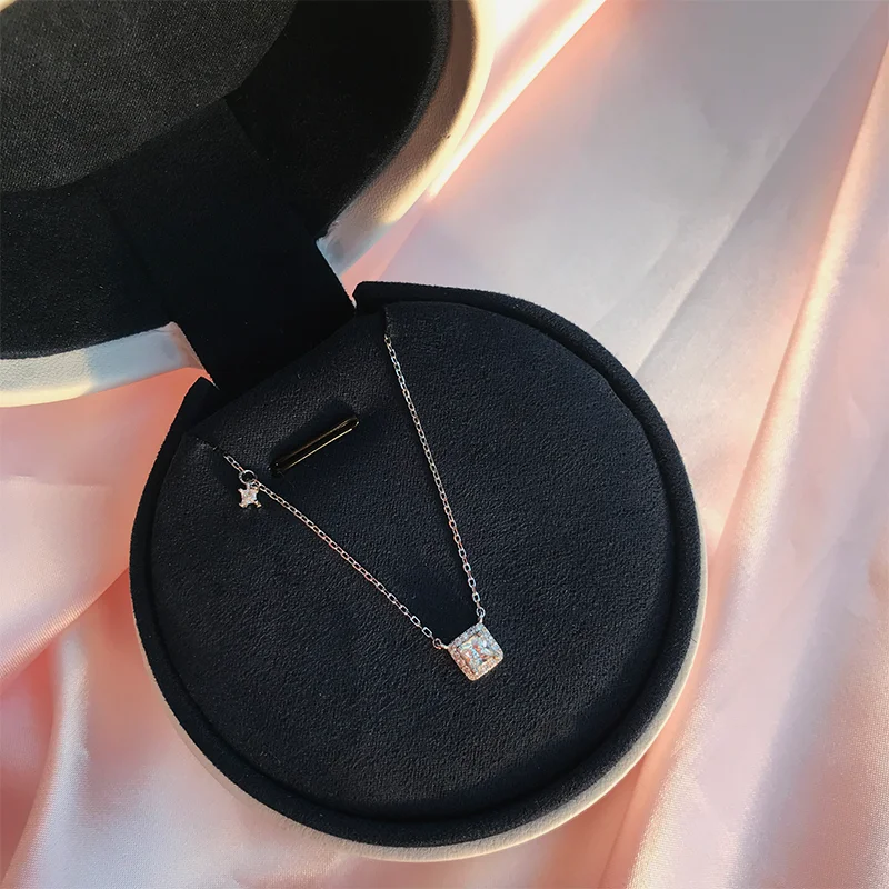 Ожерелье женское из серебра 925 пробы с маленьким квадратным кулоном бриллиантами