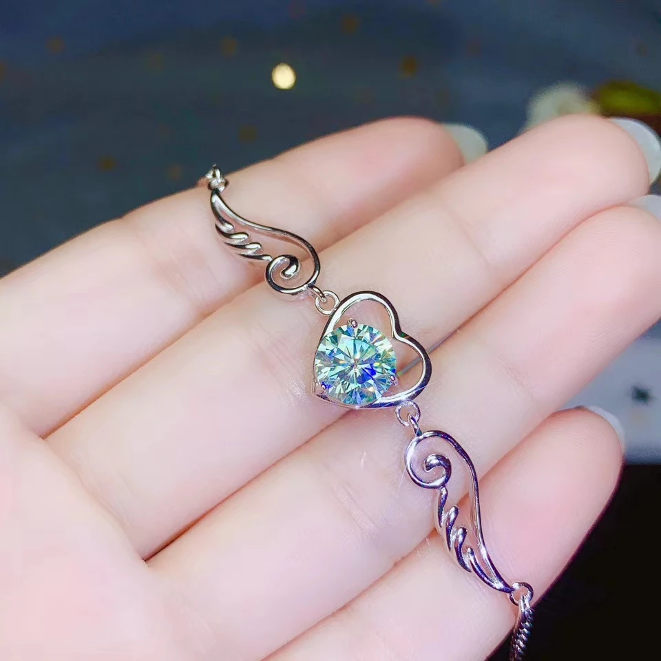 Ослепительный красочный серебряный браслет с муассанитом в форме Ангельского