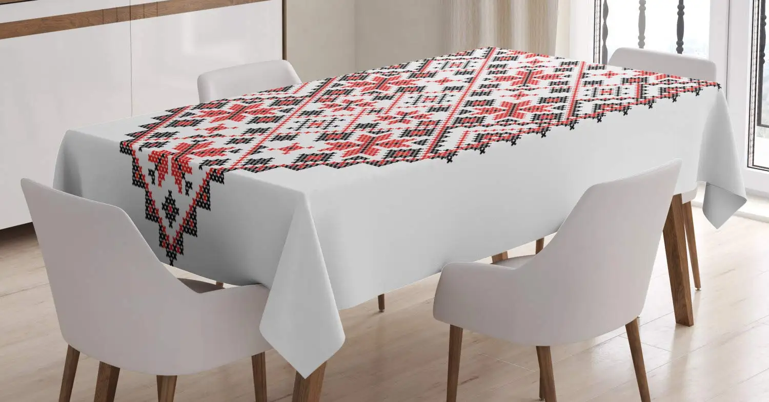 Этническая скатерть в украинском стиле с вышивкой цветочный орнамент
