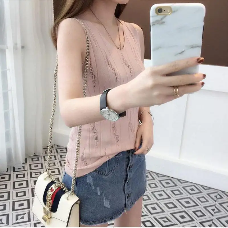 Удобная трикотажная кофточка Новинка лета 2020 шелковая ажурная с v-образным