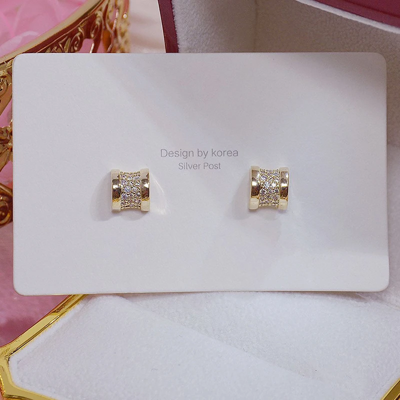 

New Arrive Luxurious Exquisite Micro Inlaid Rhinestone Earring for Women AAA Top Quality Stud Earrings Wedding Jewelry Pendant