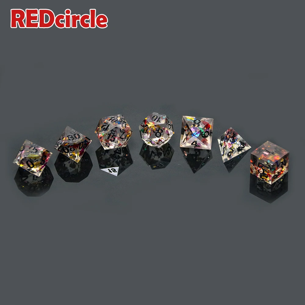 Высококачественные красочные острые края и красивые игральные кости ручной