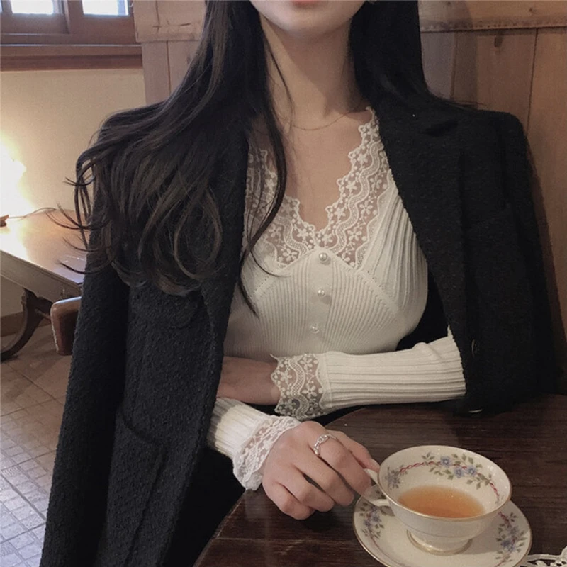 

Korean Chic French Minority Spring and Autumn Elegant Slim V-neck Versatile Sexy Lace Shirt Inner Bottoming Top