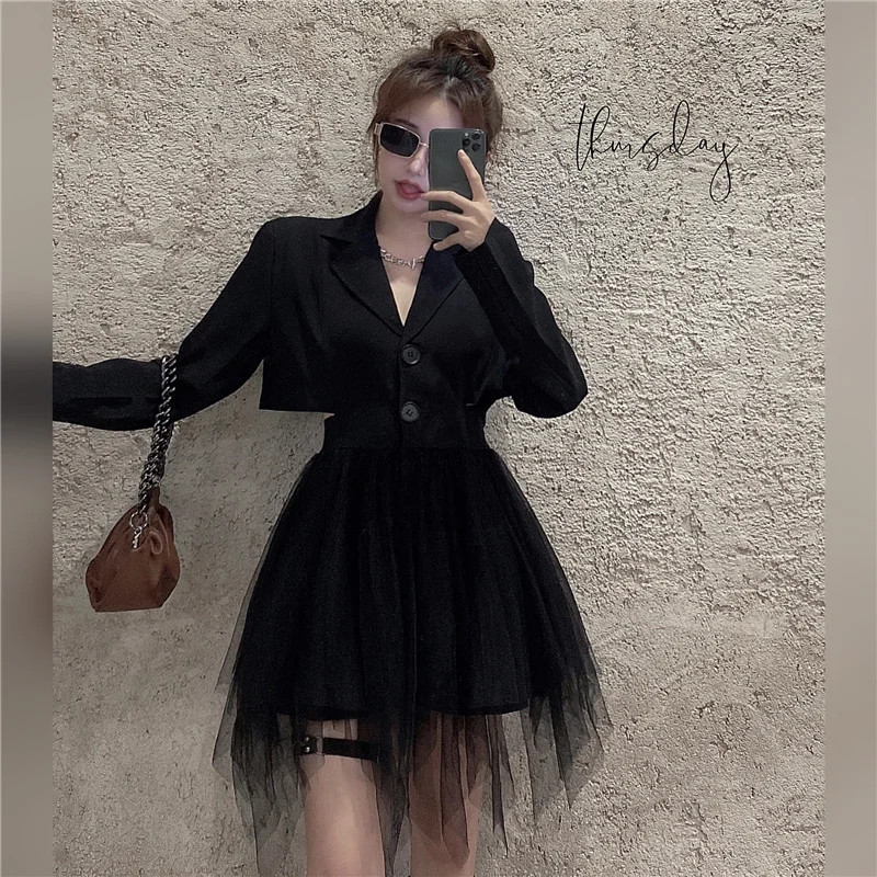 

Женское вечернее платье средней длины, с длинным рукавом