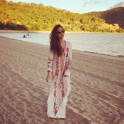 

Embroidered ethnic style long-sleeved split dress with tie