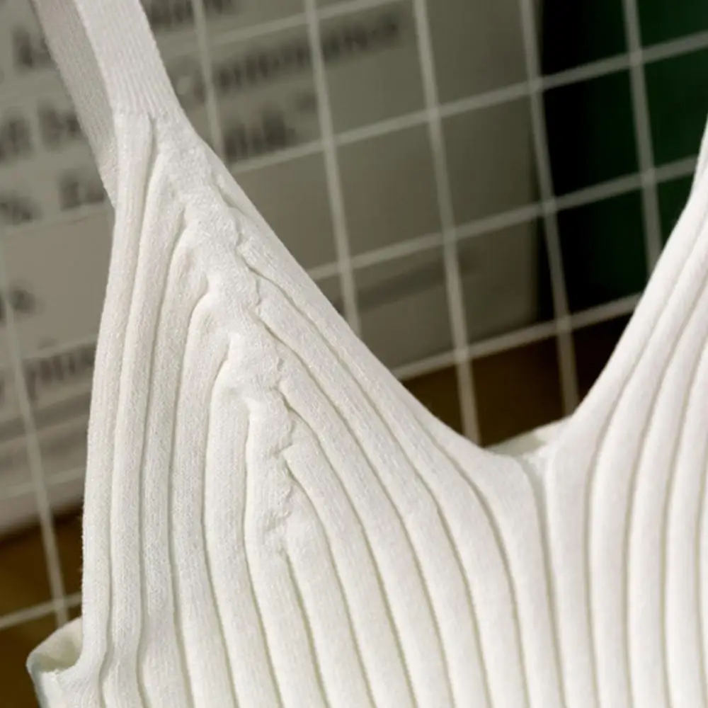 Майка женская трикотажная в рубчик пикантный укороченный топ без рукавов на