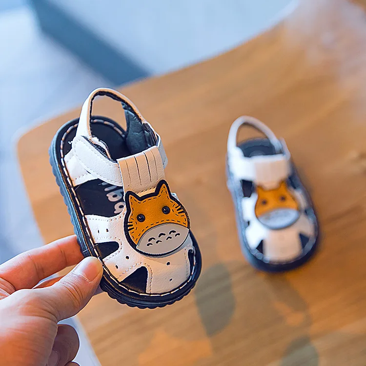 Стельки 12-14 см новинка летняя обувь для малышей Симпатичные сандалии со звуком |