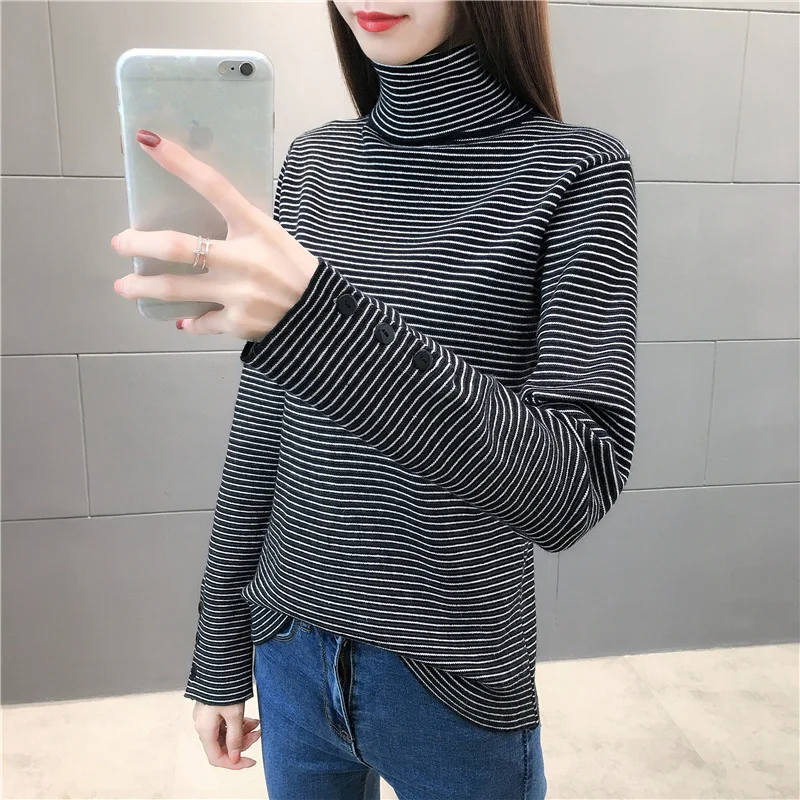 Платье-водолазка в полоску Осень-зима 2019 | Женская одежда