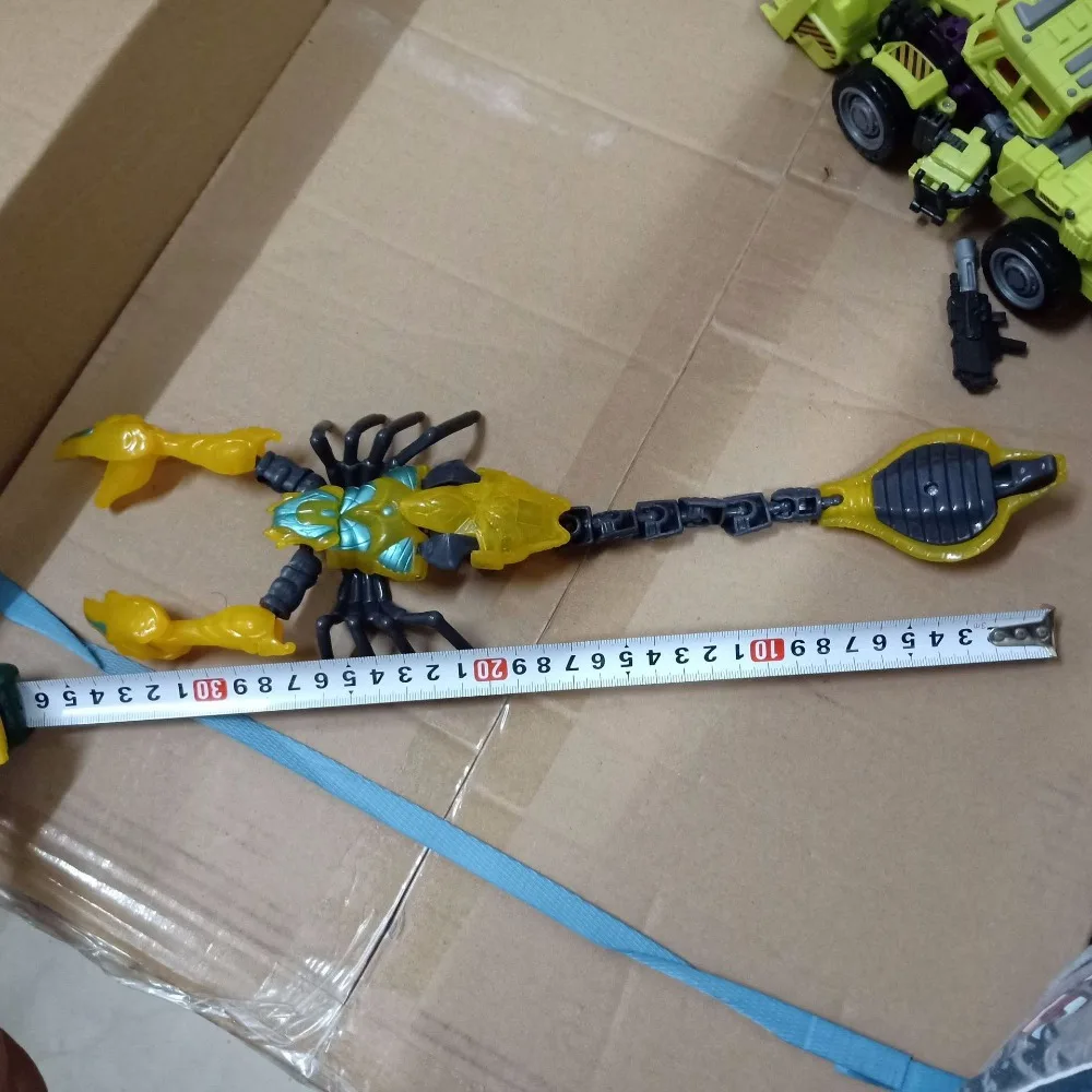 Игрушка трансформер в виде зверя из войн|Игровые фигурки и трансформеры| |