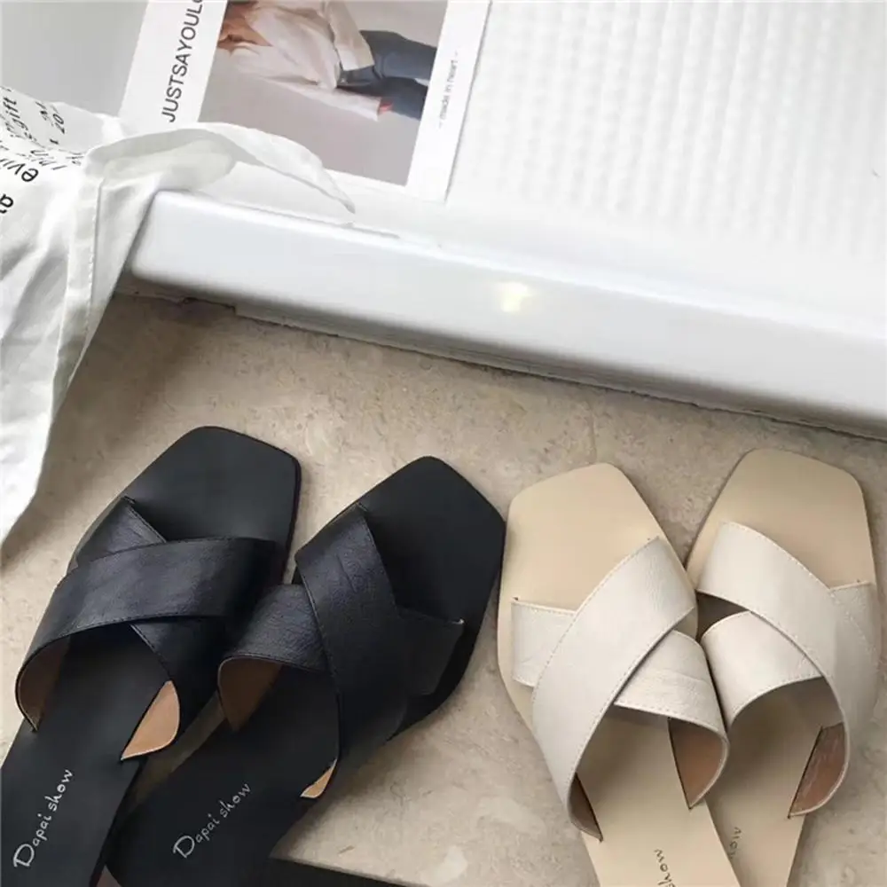 Шлепанцы женские из искусственной кожи Ретро стиль открытый носок сланцы модная