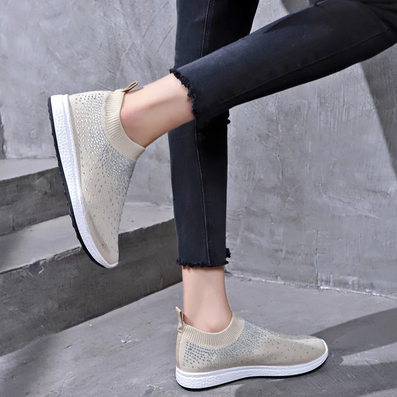 Размера плюс 42 Женские кроссовки Осенняя обувь на плоской подошве Стразы Женская