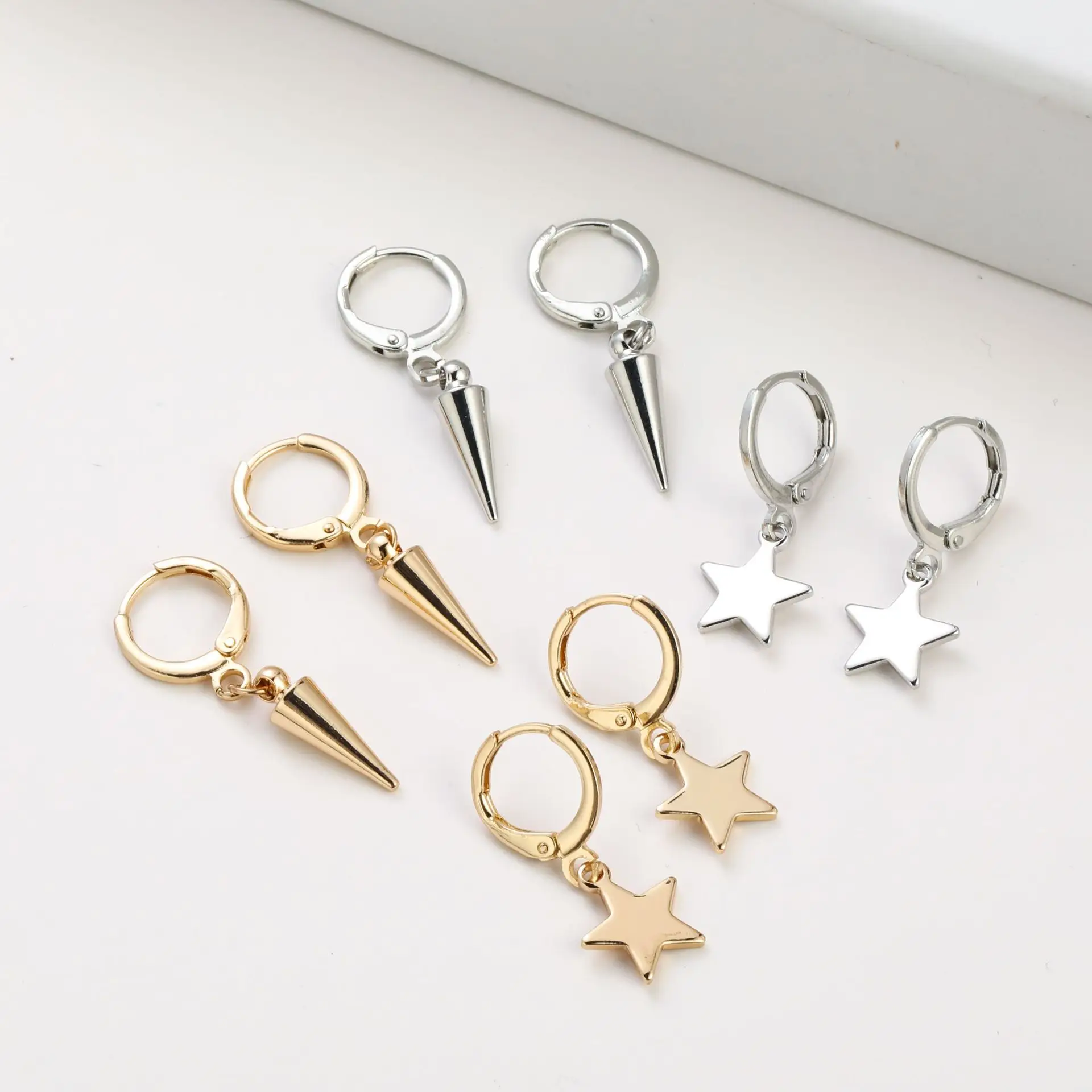 

Classic moon star scissors lightning and other modeling pendant eardrops, simple atmosphere women fashion jewelry accessories