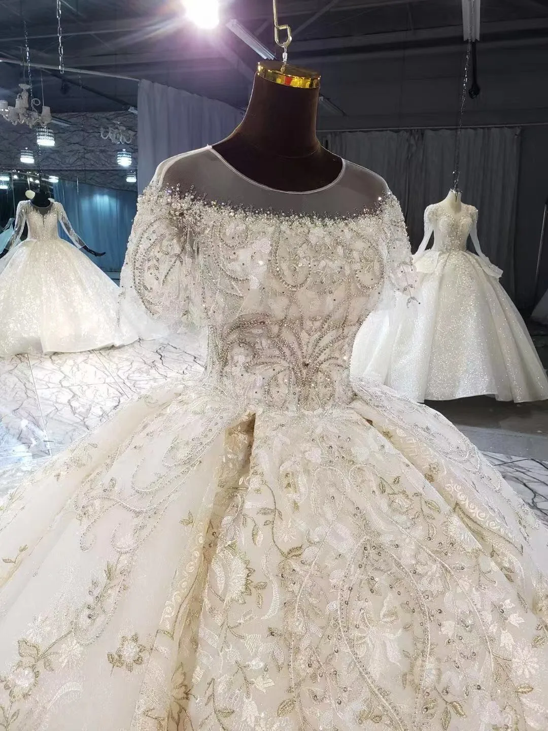 

Luxury Arabic Boho Ball Gown Wedding Dresses Off Shoulder Beaded Crystal Wedding Gowns Tulle Chapel Train Princess Bridal Dress