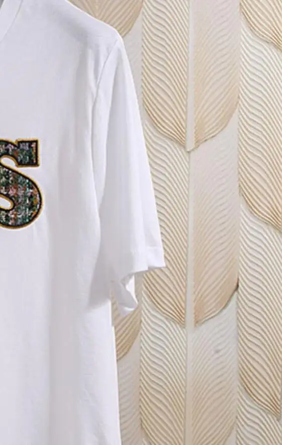 

2020 Autumn and Winter New Simple Round Neck Short-sleeved Letter Embroidery Sleeves Stitching Thick Flower T-shirt Women