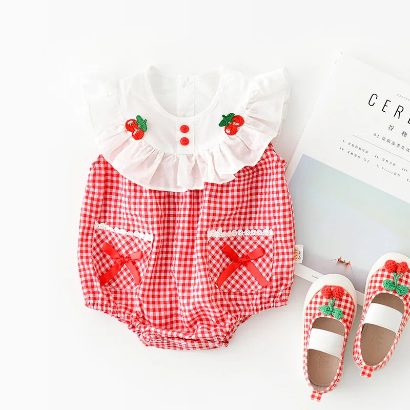 Одежда для маленьких девочек Летние комбинезоны с вышивкой клубники Одинаковая
