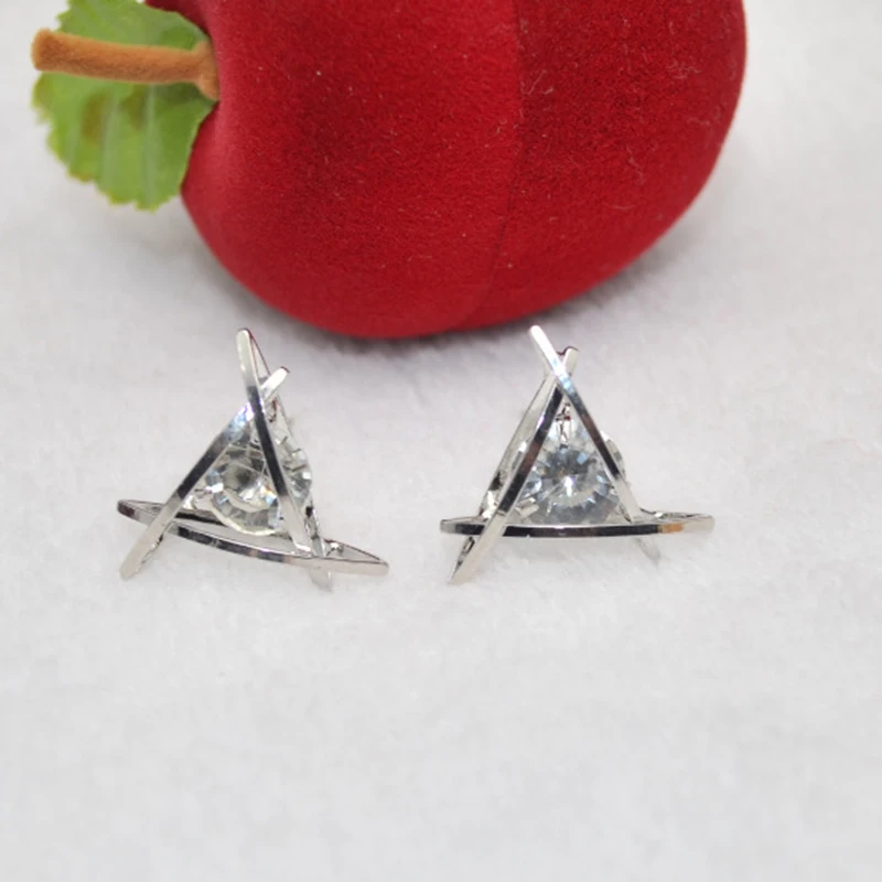 

Korean Women's Fashion Hollow Triangle Alloy Earrings