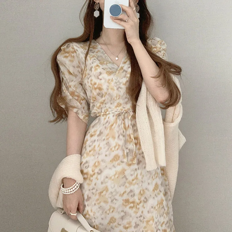 

Korean One-Piece Chic Women'S Dress 2021 Summer New Elegant V-Neck Short-Sleeved Floral Chiffon Dress Midi Casual Dresses Female
