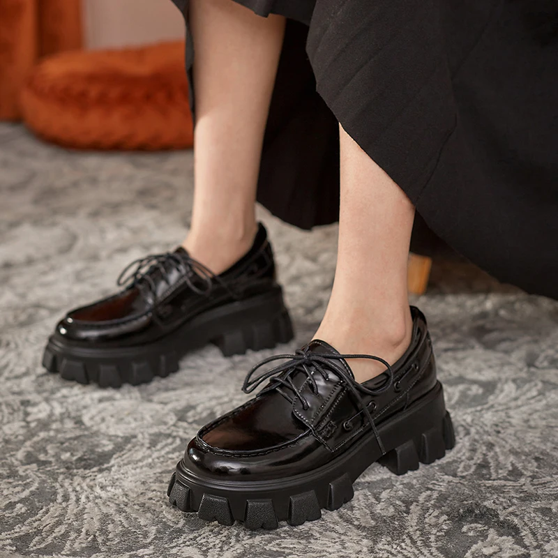 

QZYERAI 2021 Spring Classic Genuine Leather Round Toe Med Heel British Style Young Lady Daily Wear Lace Up Women Pumps