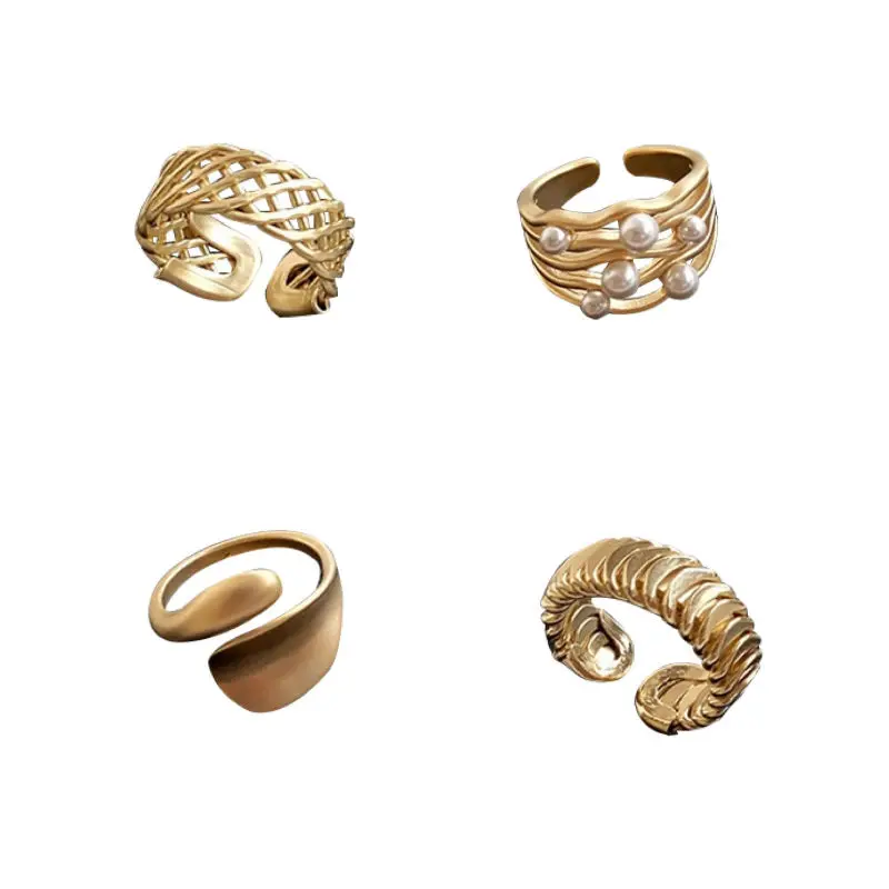 Кольцо женское матовое с искусственным жемчугом нестандартной геометрической