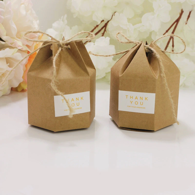 20/50/100pcs Creative Kraft Paper Candy Gift Boxes Lantern Hexagon Shape Wedding Favors Cake Gift Packaging Box Dragees Box Bags