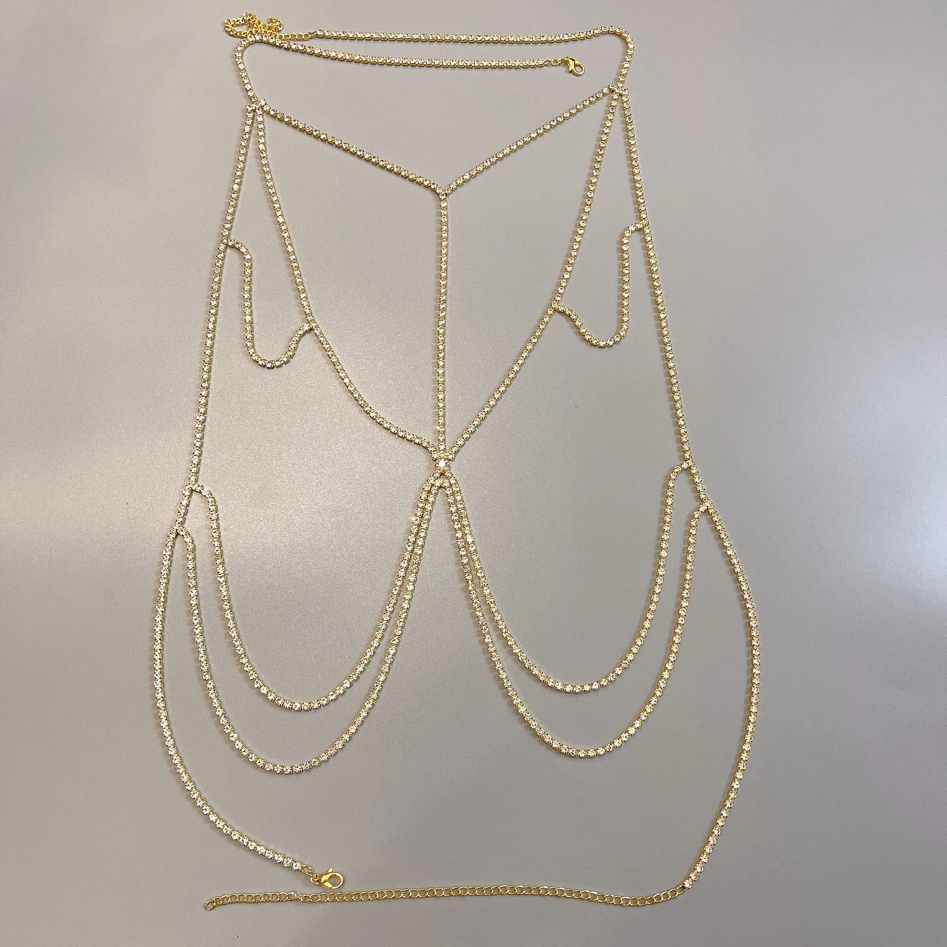 Сексуальная цепочка для тела нагрудная с кристаллами искусственная кисточка