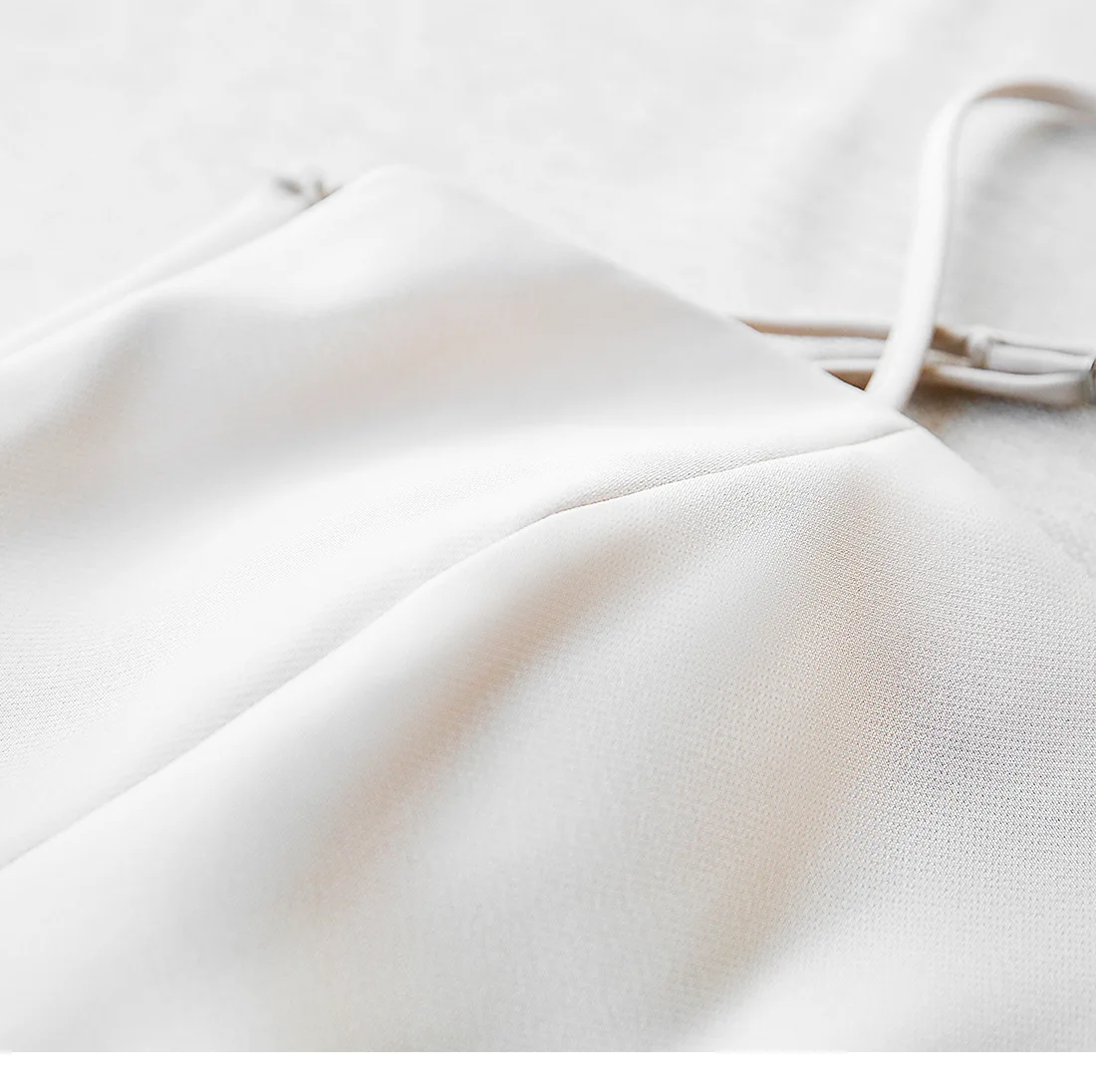 Платье без пояса с трехмерным вырезом в стиле Хепберн облегающее платье