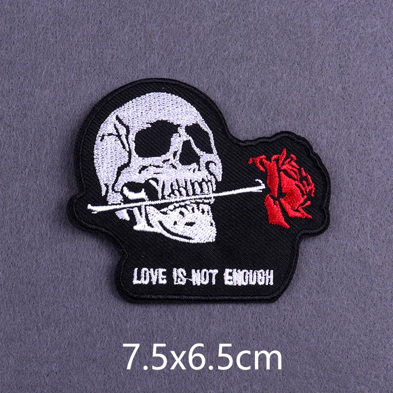 Нашивки с вышивкой в виде красного сердца черепа на одежду нашивки для губ
