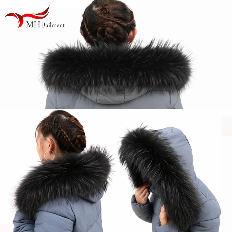 Женский пуховик с воротником из натурального меха енота| |