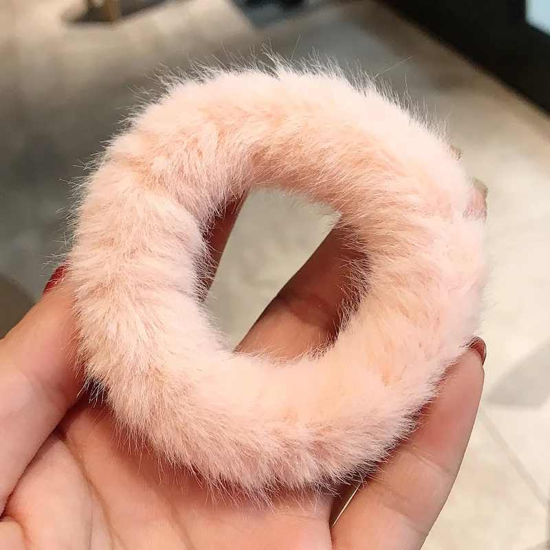 Резинки для волос женские плюшевые осенне-зимние 1 шт. |