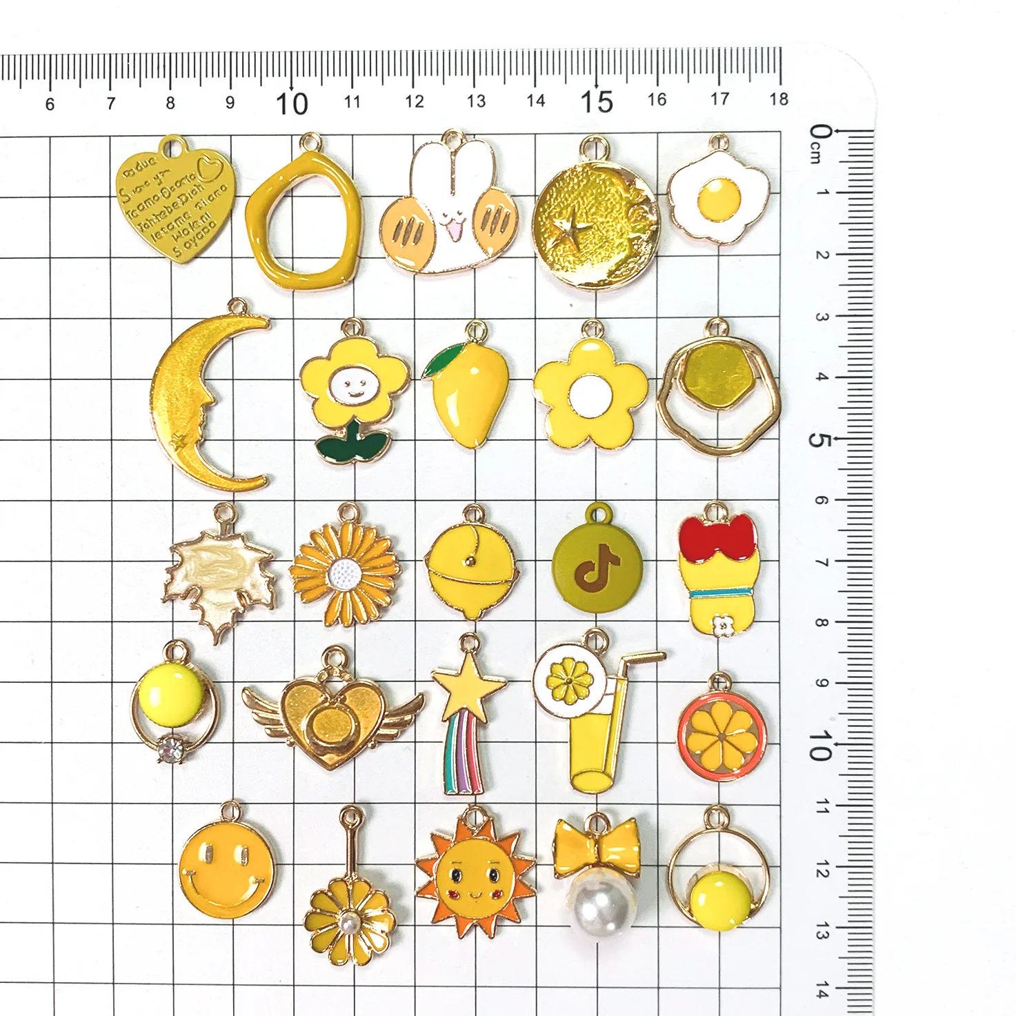 

50 yellow mixed pendants Earrings DIY Accessories Pendant Earrings Material Enamel Charm dropshipping