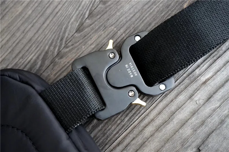 

Metal Button 1017 ALYX 9SM Functional Tactical Chest Bags 2 Buckles ALYX Bag Kanye West Men Women Backpacks