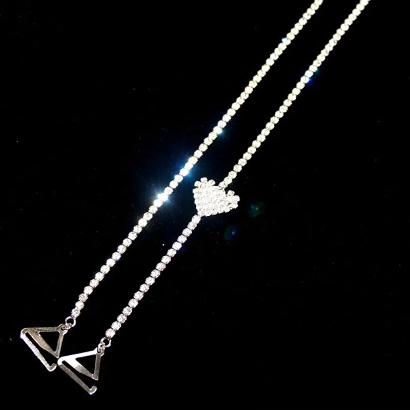 Элегантное регулируемое вечернее платье с бабочками сверкающими фианитами